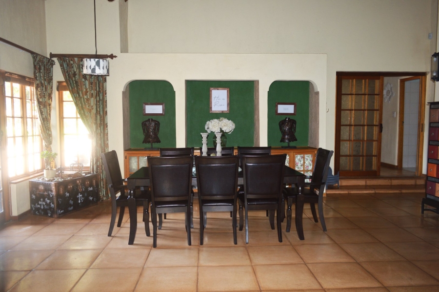 5 Bedroom Property for Sale in Wilkoppies North West